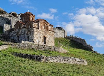 albania/puka-region/landmark/berat-castle