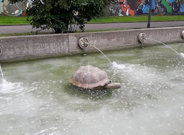 germany/essen/landmark/brunnen-auf-dem-viehofer-platz