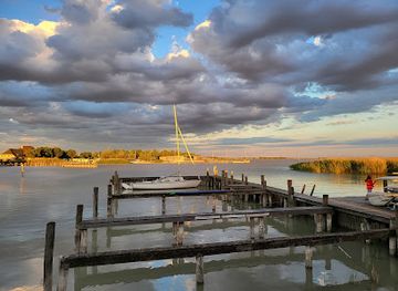 austria/neusiedler-see/landmark/union-yacht-club-neusiedlersee