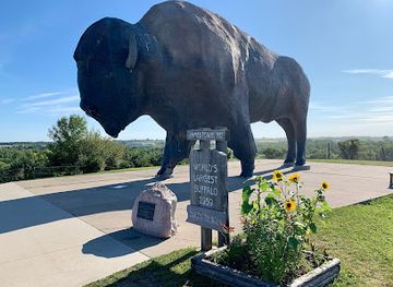 north-dakota/jamestown/landmark/world-s-largest-buffalo-monument