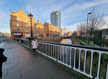 united-kingdom/sheffield/ecclesall-road/landmark/crucible-stack