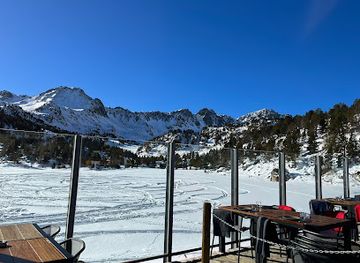 andorra/grandvalira/landmark/refugi-del-llac-de-pessons