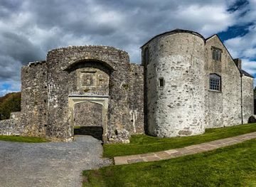 united-kingdom/west-glamorgan/landmark/castell-oxwich