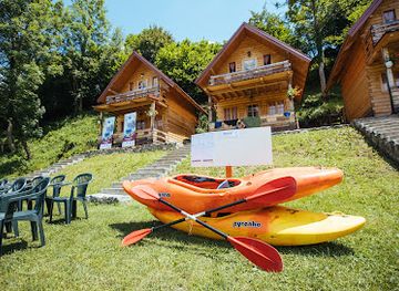 bosnia-and-herzegovina/bosnian-podrinje-canton/landmark/rafting-centar-tara-raft