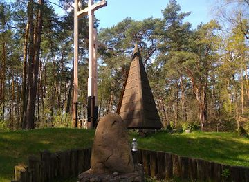 poland/kampinos-national-park/landmark/sosna-powstancow-1863