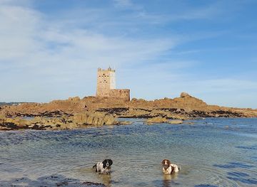jersey/rozel-bay/landmark/seymour-tower