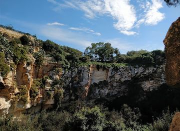 malta/malta-ridge/landmark/il-maqluba