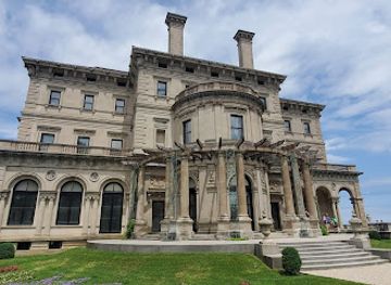 rhode-island/newport-cliff-walk/landmark/the-breakers