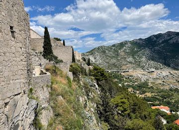 croatia/lika/landmark/klis-fortress