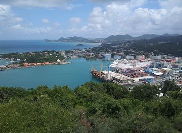 saint-lucia/marigot-bay/landmark/la-place-carenage