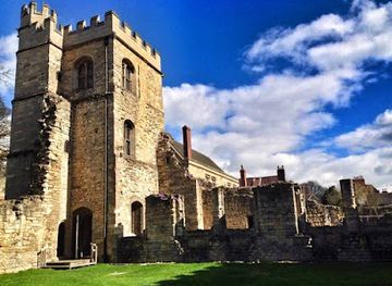 united-kingdom/lincolnshire/landmark/lincoln-medieval-bishops-palace