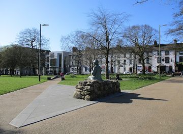 ireland/county-galway/landmark/padraic-o-conaire-statue-replica