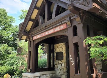 iowa/mason-city/landmark/charles-h-macnider-art-museum