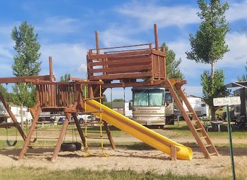 south-dakota/mitchell/landmark/rondees-campground