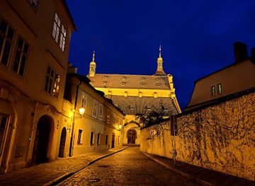 czechia/prague/landmark/the-smallest-house-in-prague