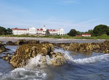 maine/kennebunkport/landmark/colony-beach