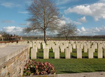 belgium/ypres/landmark/dickebusch-new-military-cemetery