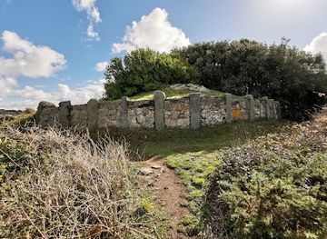 guernsey/st-saviour/landmark/le-creux-es-faies