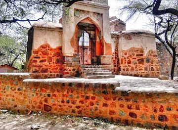 india/delhi/landmark/bhuli-bhatiyari-ka-mahal