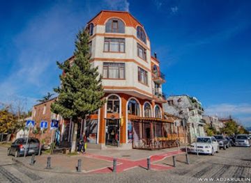 georgia/adjara/landmark/acharuli-khachapuri-house