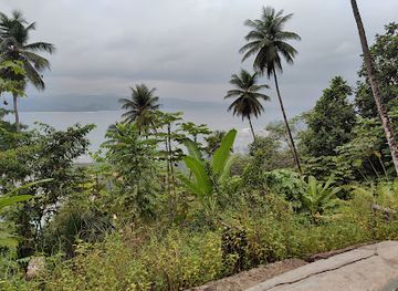 sao-tome-and-principe/sundy-plantation/landmark/equator-landmark