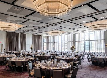 minnesota/rochester/landmark/j-powers-at-the-hilton