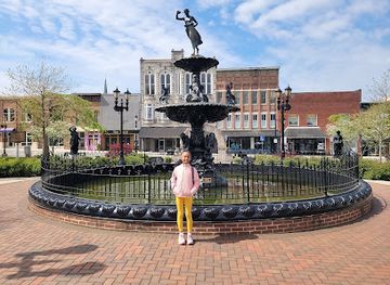 kentucky/bowling-green/landmark/fountain-square-park