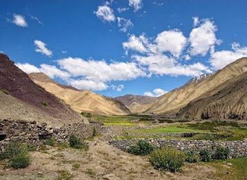 india/leh/landmark/leh-ladakh-bike-trip