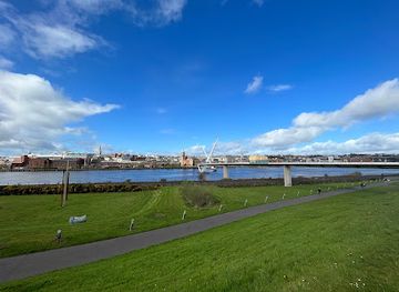 united-kingdom/derry/landmark/ebrington-square