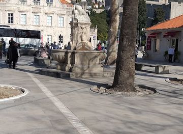 croatia/dubrovnik-riviera/landmark/aphrodite-and-pan-statue