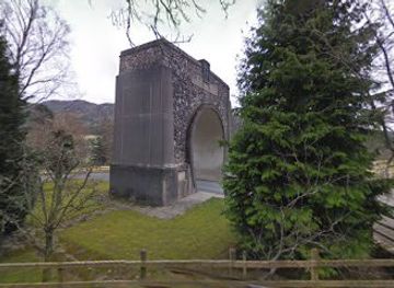united-kingdom/perthshire/landmark/clunie-memorial-arch