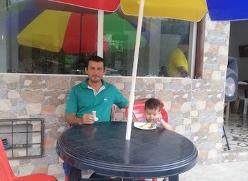 ecuador/mindo/landmark/pizzas-marcell