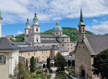 austria/salzburg/landmark/friedhof-st-peter-petersfriedhof