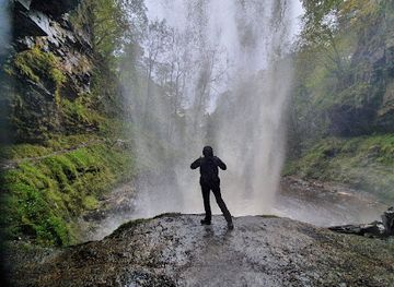 united-kingdom/brecknockshire/attraction/henrhyd-falls-2