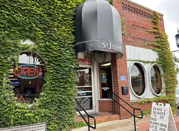 michigan/frankenmuth/landmark/st-julian-winery-distillery-tasting-room