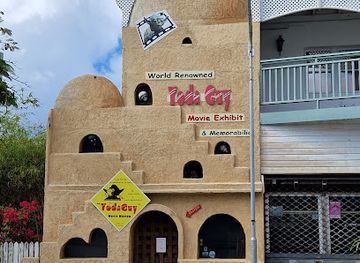 sint-maarten/lowlands/landmark/yoda-guy-movie-exhibit