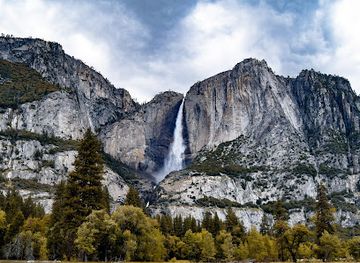 california/yosemite-village/landmark/yosemite-falls