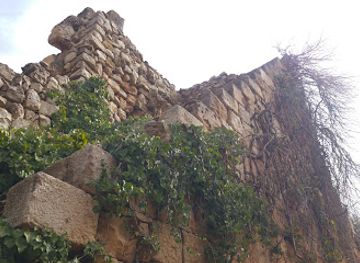 lebanon/beqaa-valley/landmark/umayyad-city-ruins