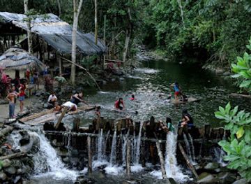ecuador/oriente/landmark/cerro-de-hayas-7-cascadas-del-canton-naranjal