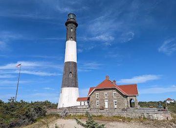 new-york/long-island/landmark/fire-island-lighthouse