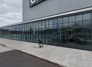 united-kingdom/belfast/landmark/george-best-statue