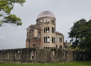 japan/hiroshima/landmark/the-atom-bomb-struck-jizoson