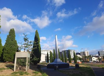 australia/canberra/city-centre/landmark/canberra-centenary-column