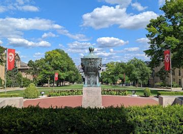 wisconsin/madison/landmark/bascom-hill