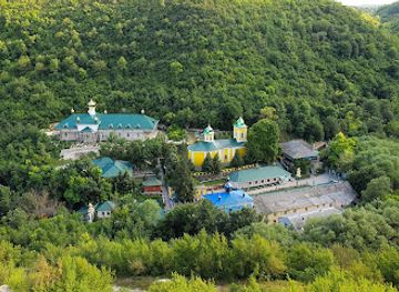 moldova/saharna-monastery-complex/landmark/saharna-waterfall