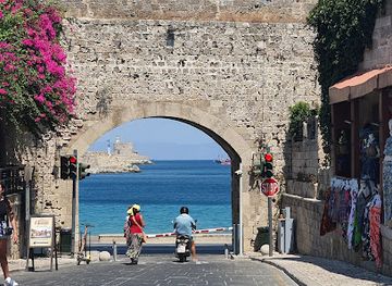 greece/rhodes/landmark/panayia-gate-virgin-mary