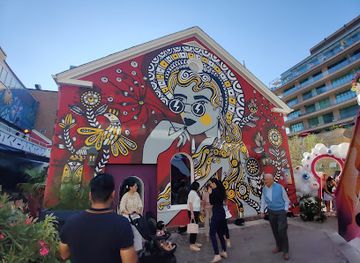 canada/toronto/yorkville/landmark/yorkville-mural