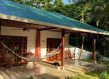 costa-rica/cahuita-national-park/landmark/casa-firefly-boutique-retreat