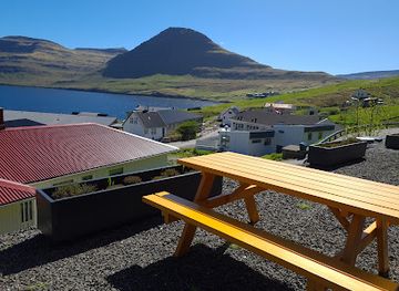 faroe-islands/gjogv/landmark/gotugjogv-log-house