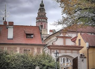 czechia/cesky-krumlov/landmark/klaster-rytirskeho-radu-krizovniku-s-cervenou-hvezdou